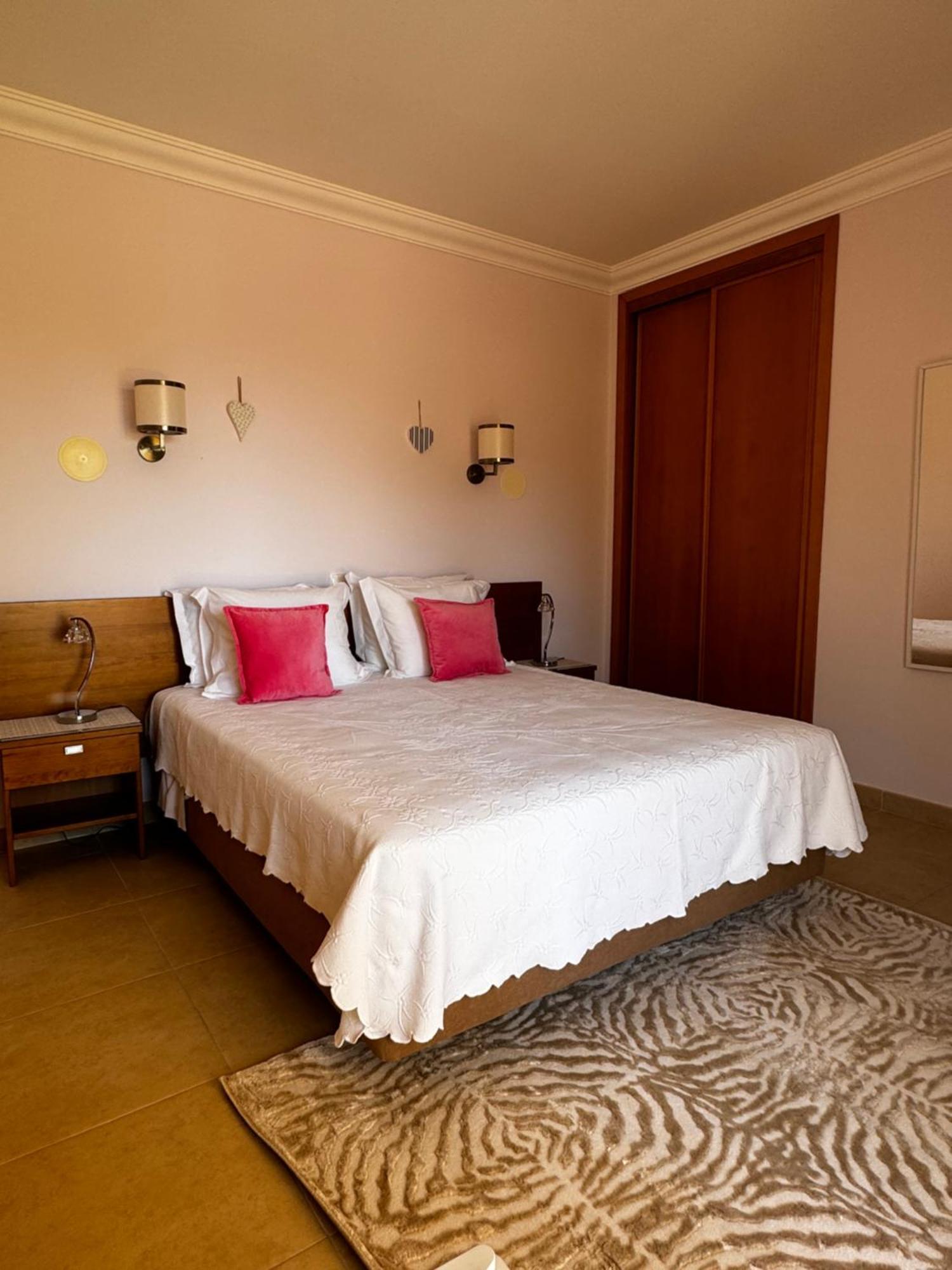 Lucie Lime Guesthouse Praia Da Luz Exterior foto