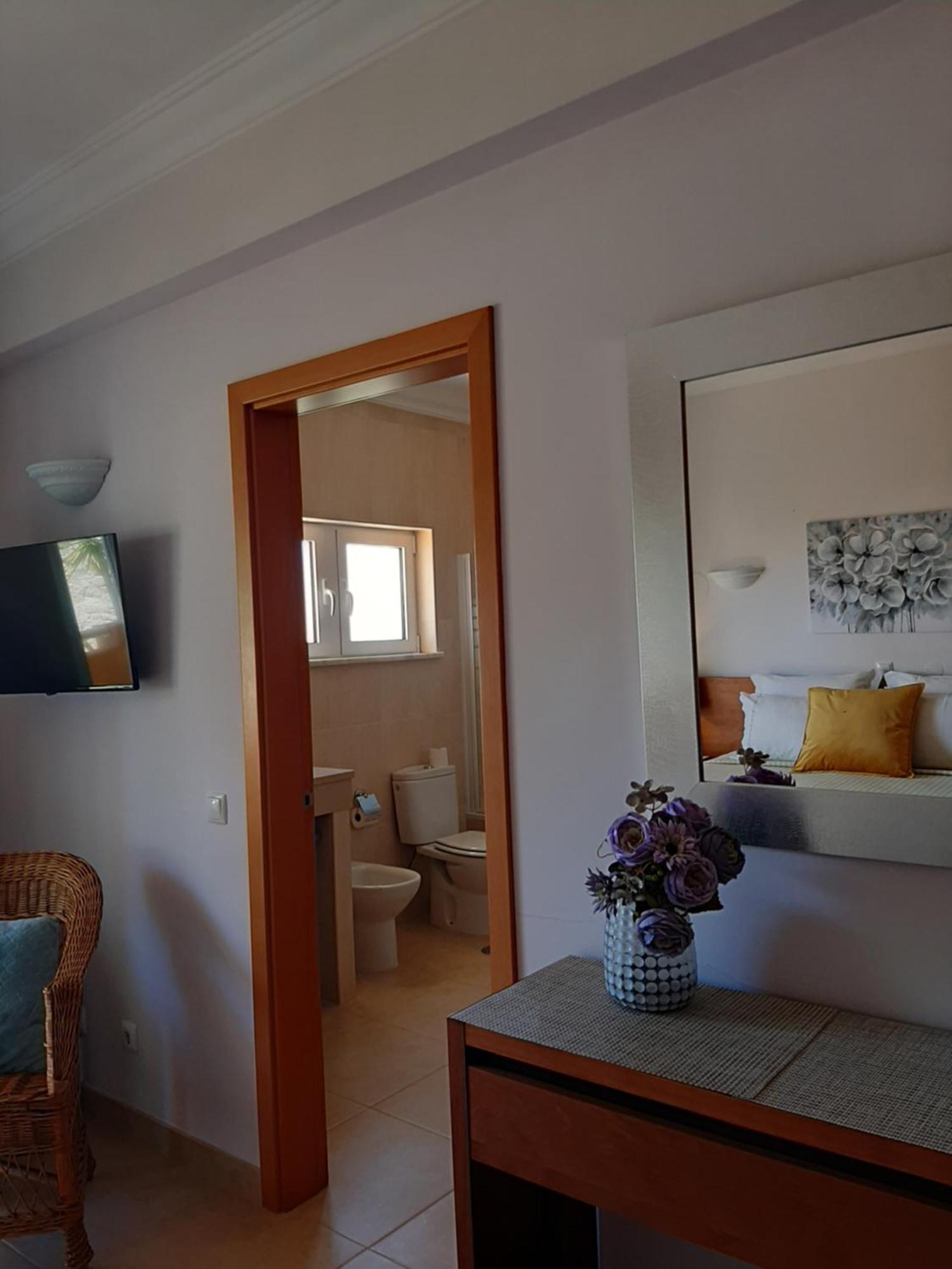 Lucie Lime Guesthouse Praia Da Luz Exterior foto