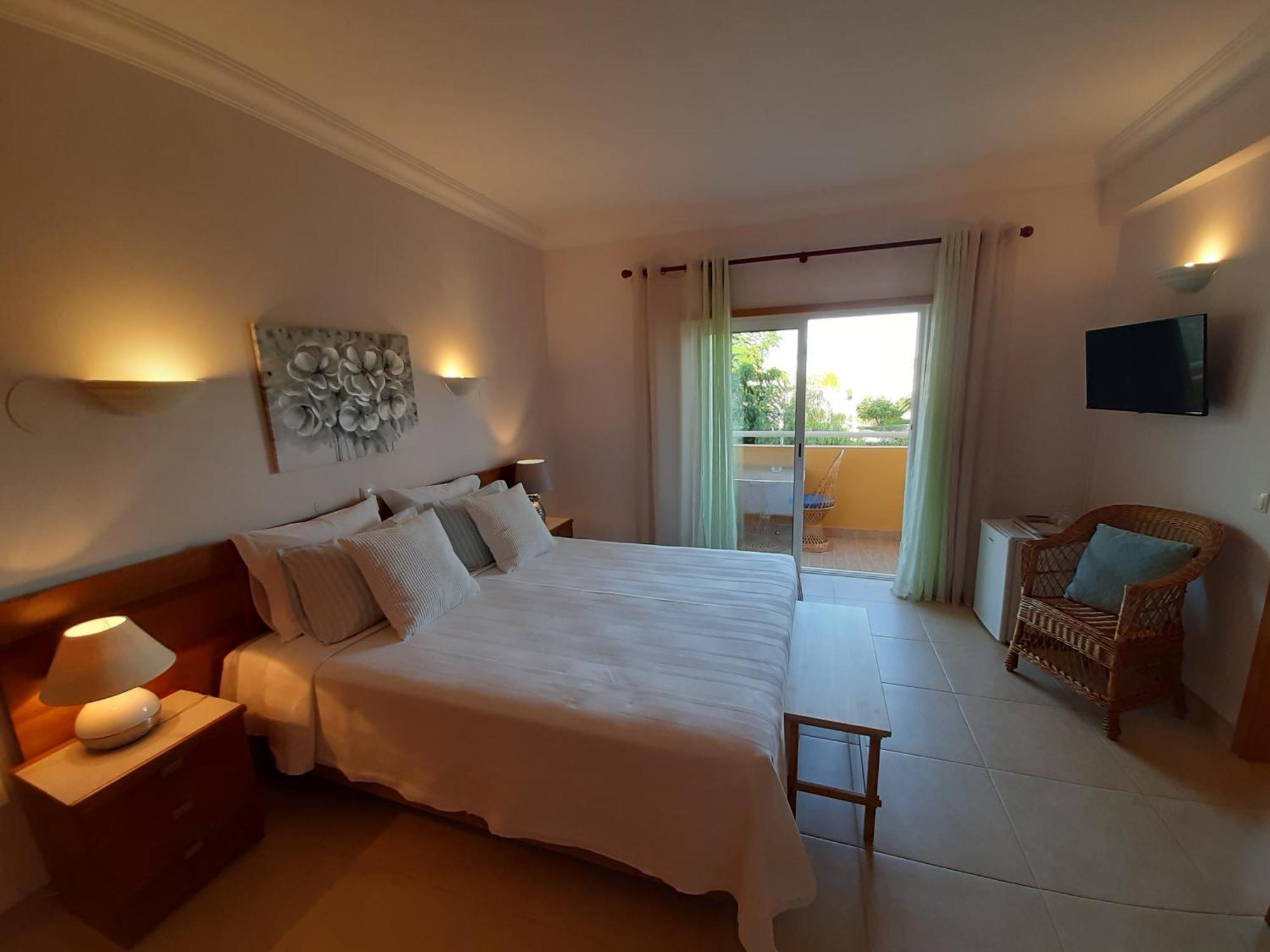 Lucie Lime Guesthouse Praia Da Luz Exterior foto
